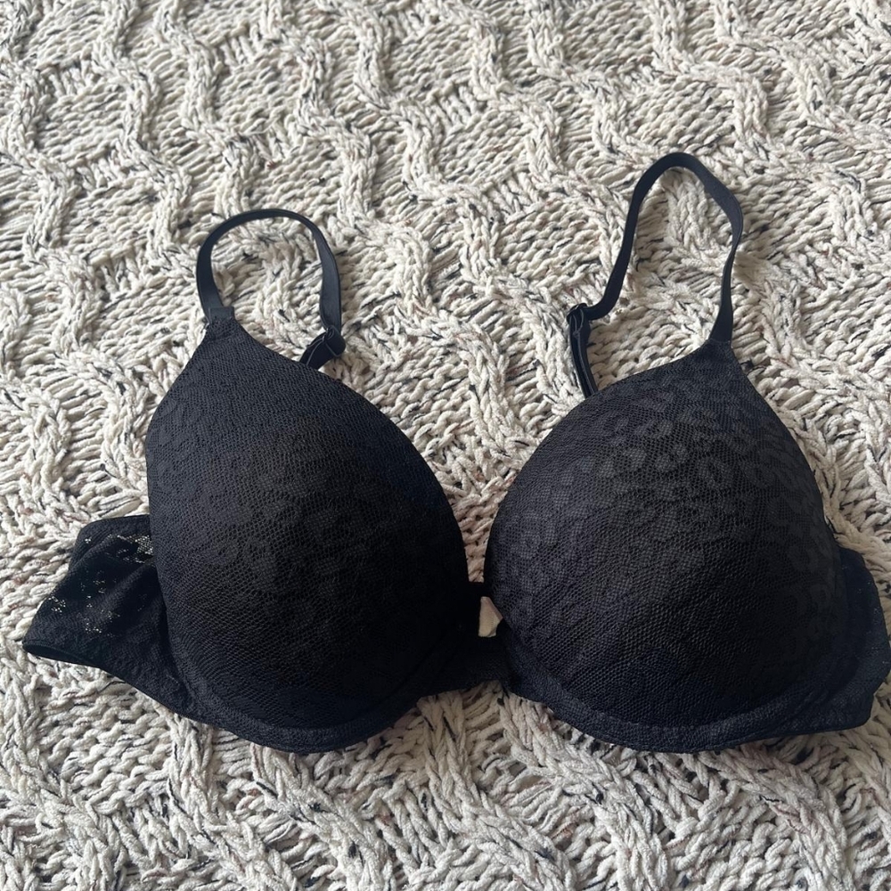 PINK Victoria's Secret Black and Pink Lace Bra